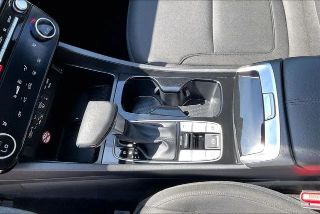 Used 2025 Silver Hyundai SEL image 12