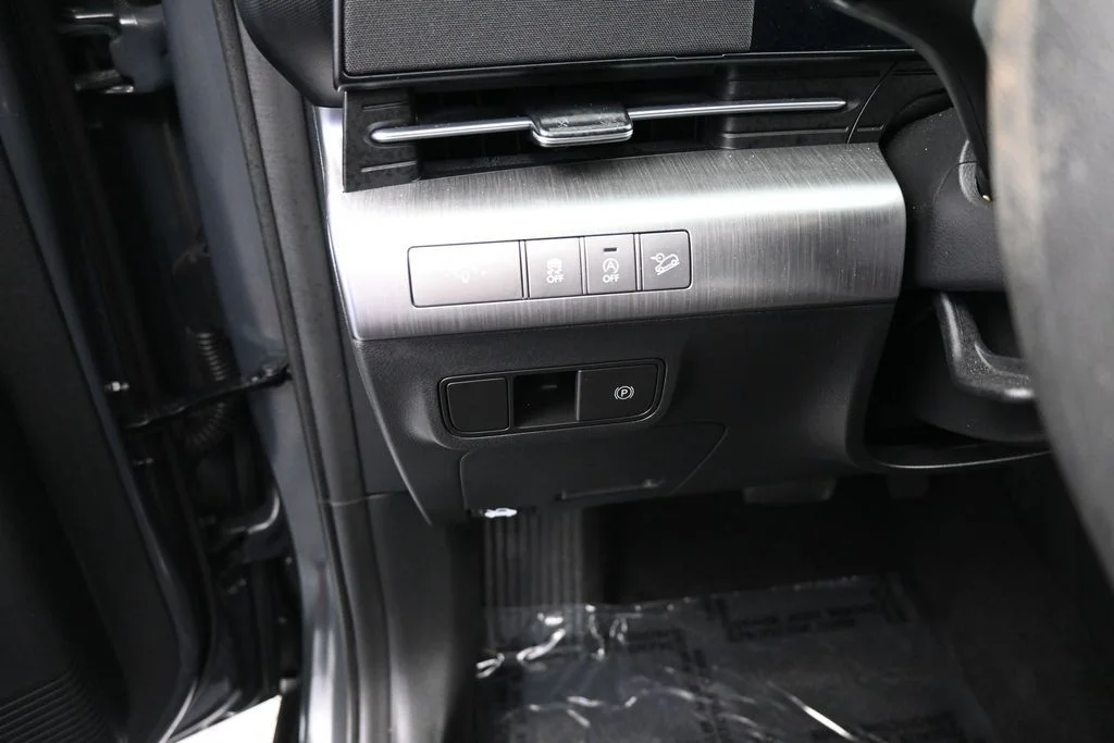 Used 2024 Ecotronic Gray Pearl Hyundai SE image 12
