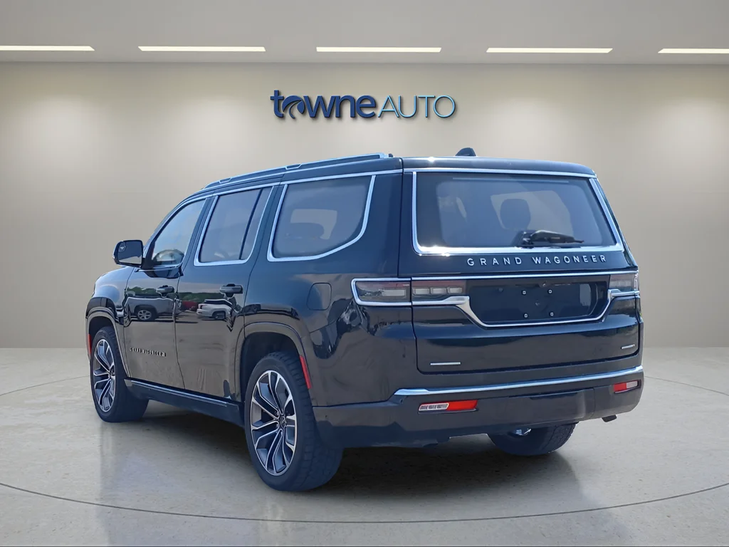 Used 2022 Black Jeep Series III image 3