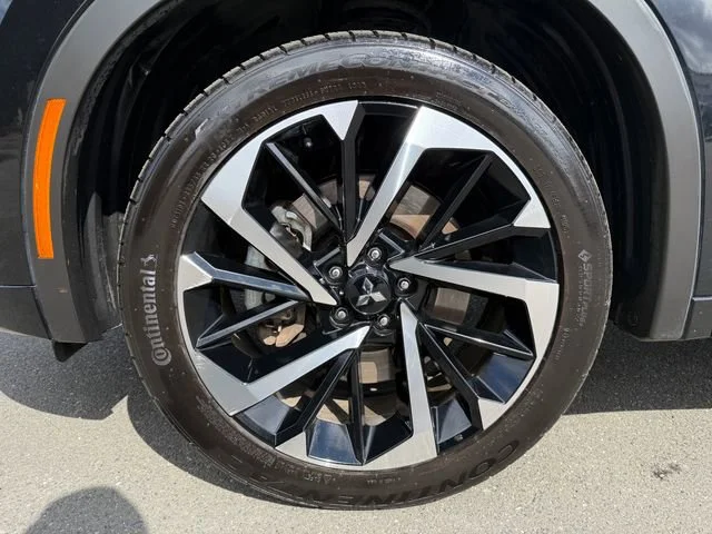 Used 2022  Mitsubishi SEL image 9