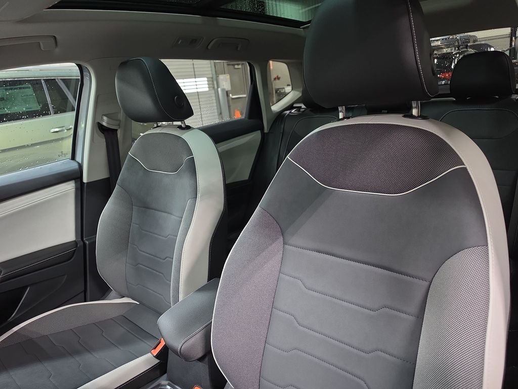 New 2026 Silver Volkswagen 1.5T SE image 10