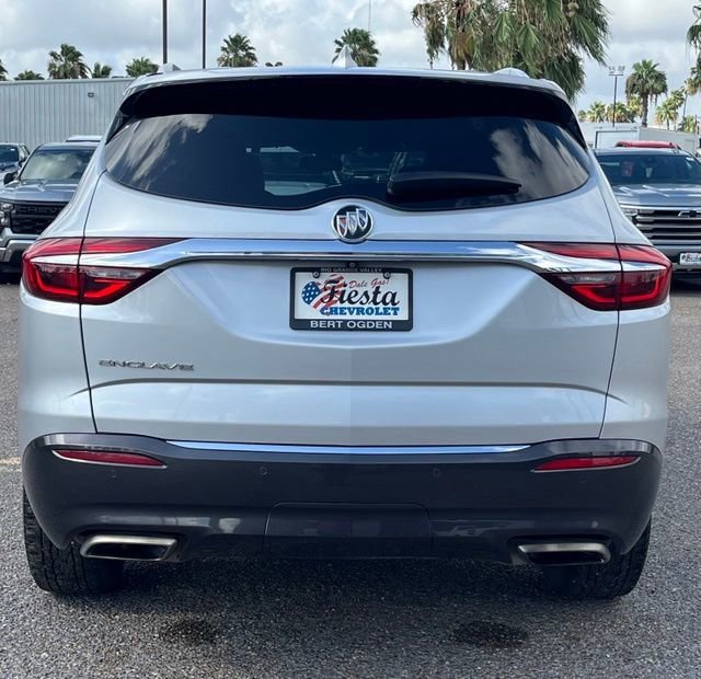 Used 2021 Includes Spectra Gray lower exterior accent color.) Buick Essence image 6