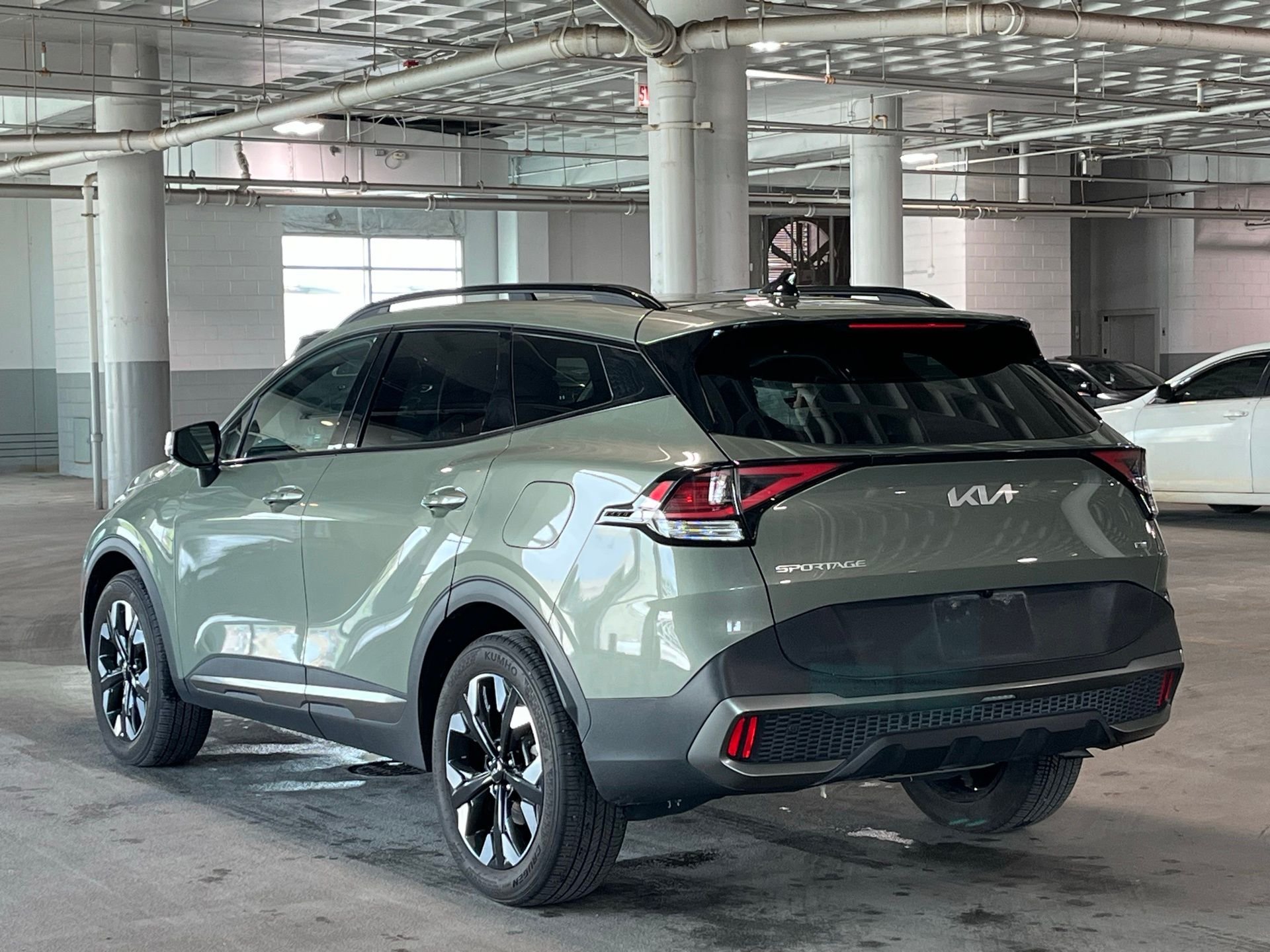 Used 2024 Green Kia X-Line image 7