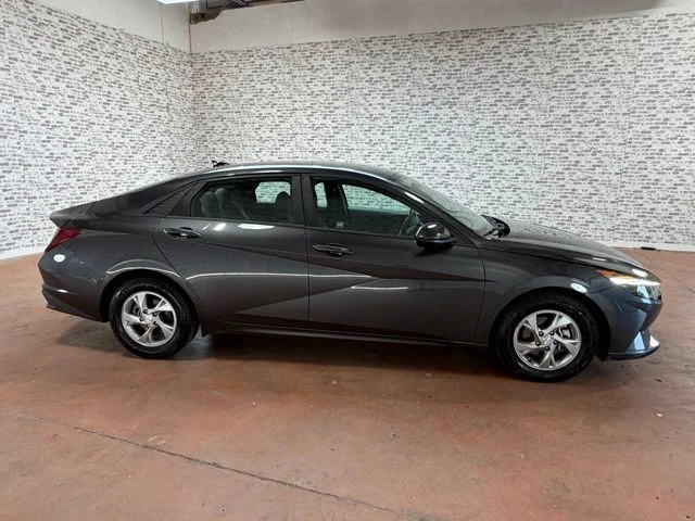 Used 2021 Portofino Gray Hyundai SE image 6