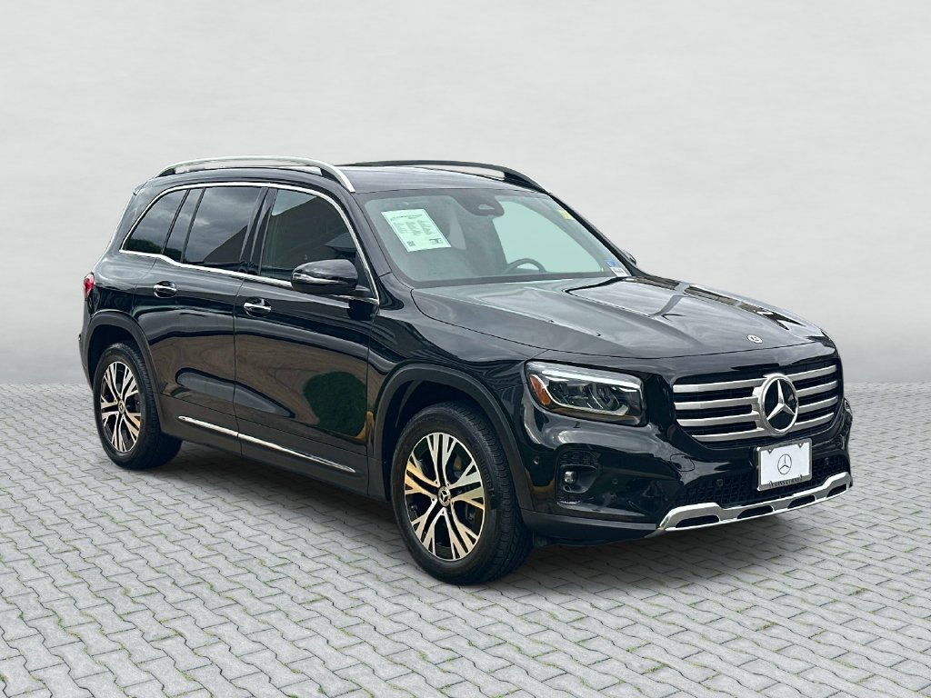 Used 2025 Night Black Mercedes-Benz GLB 250 image 3