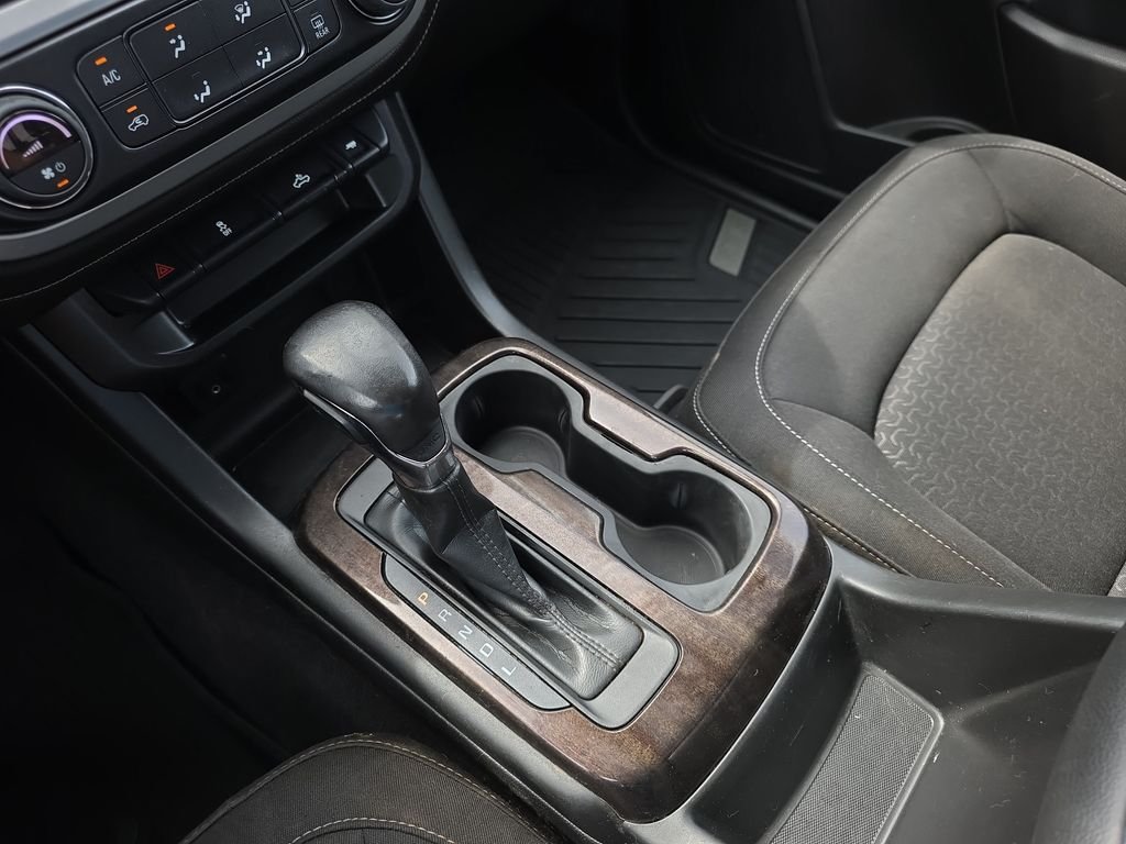 Used 2022 Onyx Black GMC Elevation image 28
