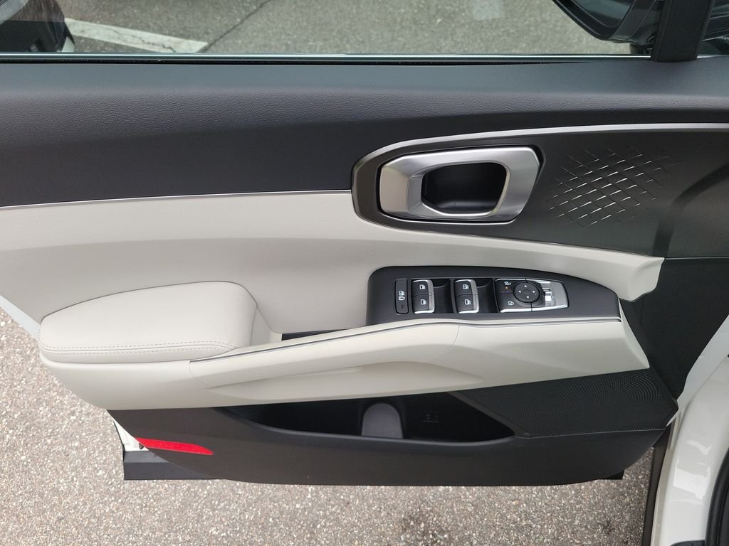 New 2026 Snow White Pearl Kia EX image 20