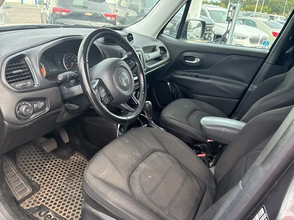 Used 2016 Gray Jeep Latitude image 7