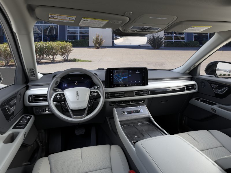 New 2026 Pristine White Metallic Tri-Coat Lincoln Premiere® image 9