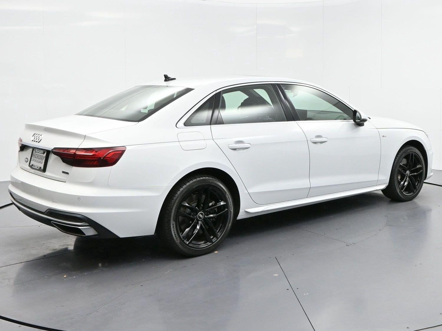 Used 2021 Glacier White Metallic Audi S line Premium image 7