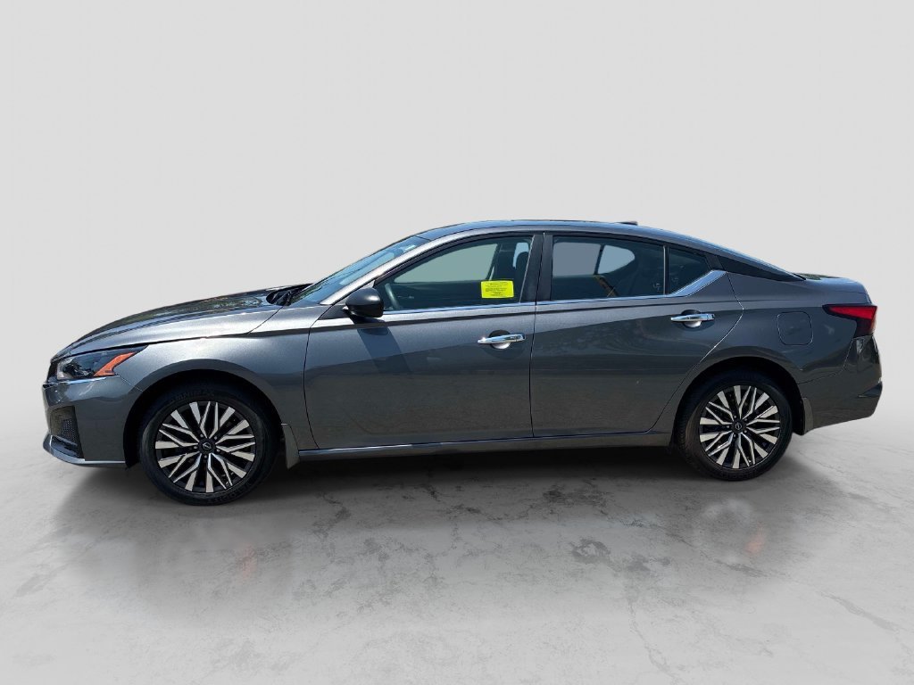 Used 2024 Gray Nissan 2.5 SV image 4