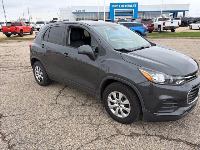 Used 2019 Chevrolet Trax LS with VIN 3GNCJKSBXKL118123 for sale in Morton, IL