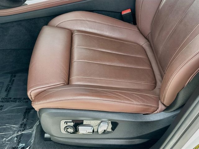 Used 2020 White BMW xDrive40i image 20