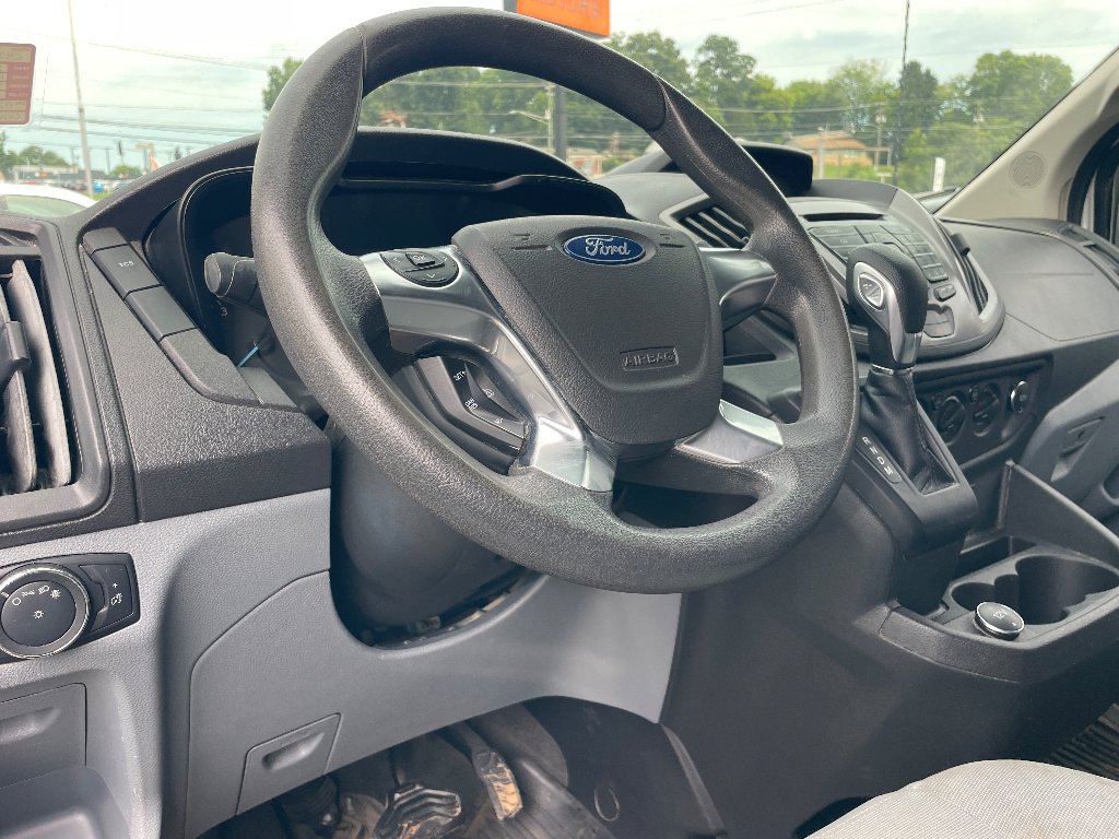 Used 2019 Oxford White Ford XLT image 4