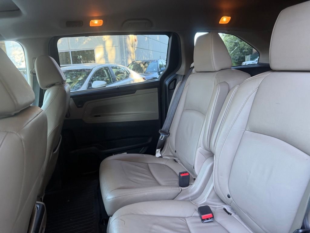 Used 2018 Deep Scarlet Pearl Honda EX-L image 15