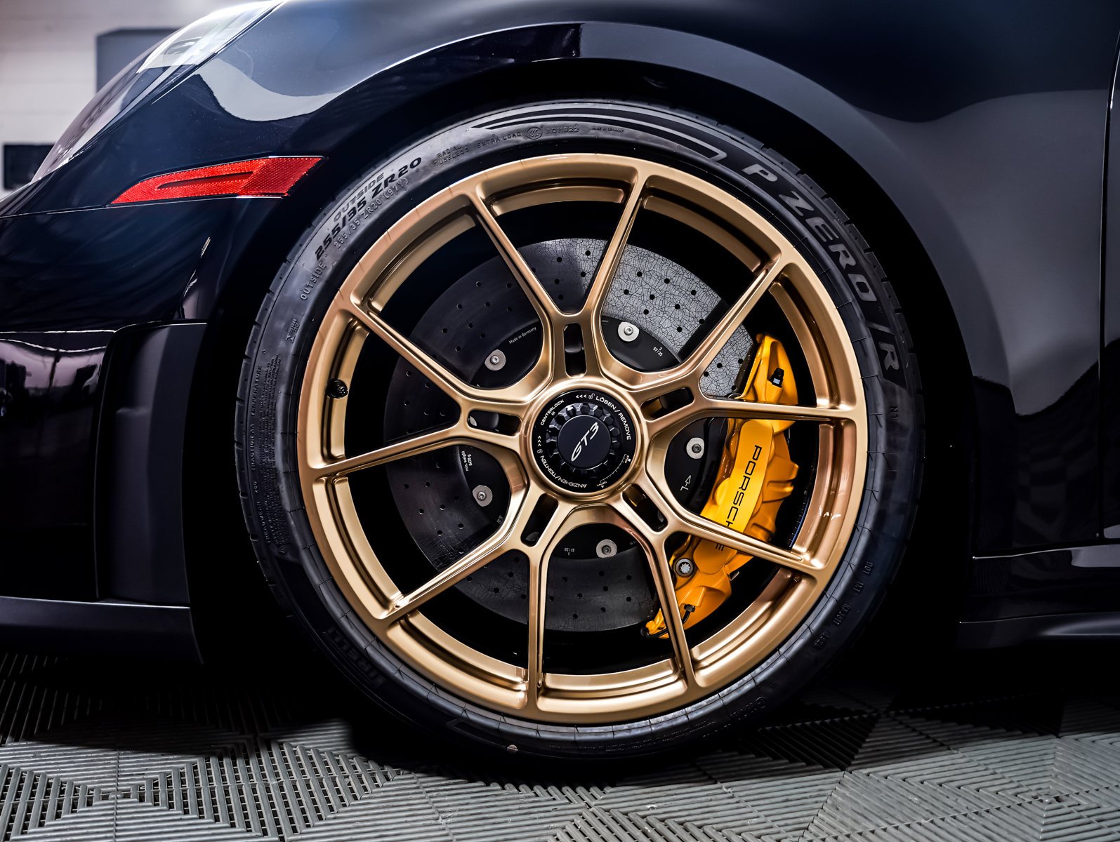 New 2026 JET BLACK MET Porsche GT3 image 13