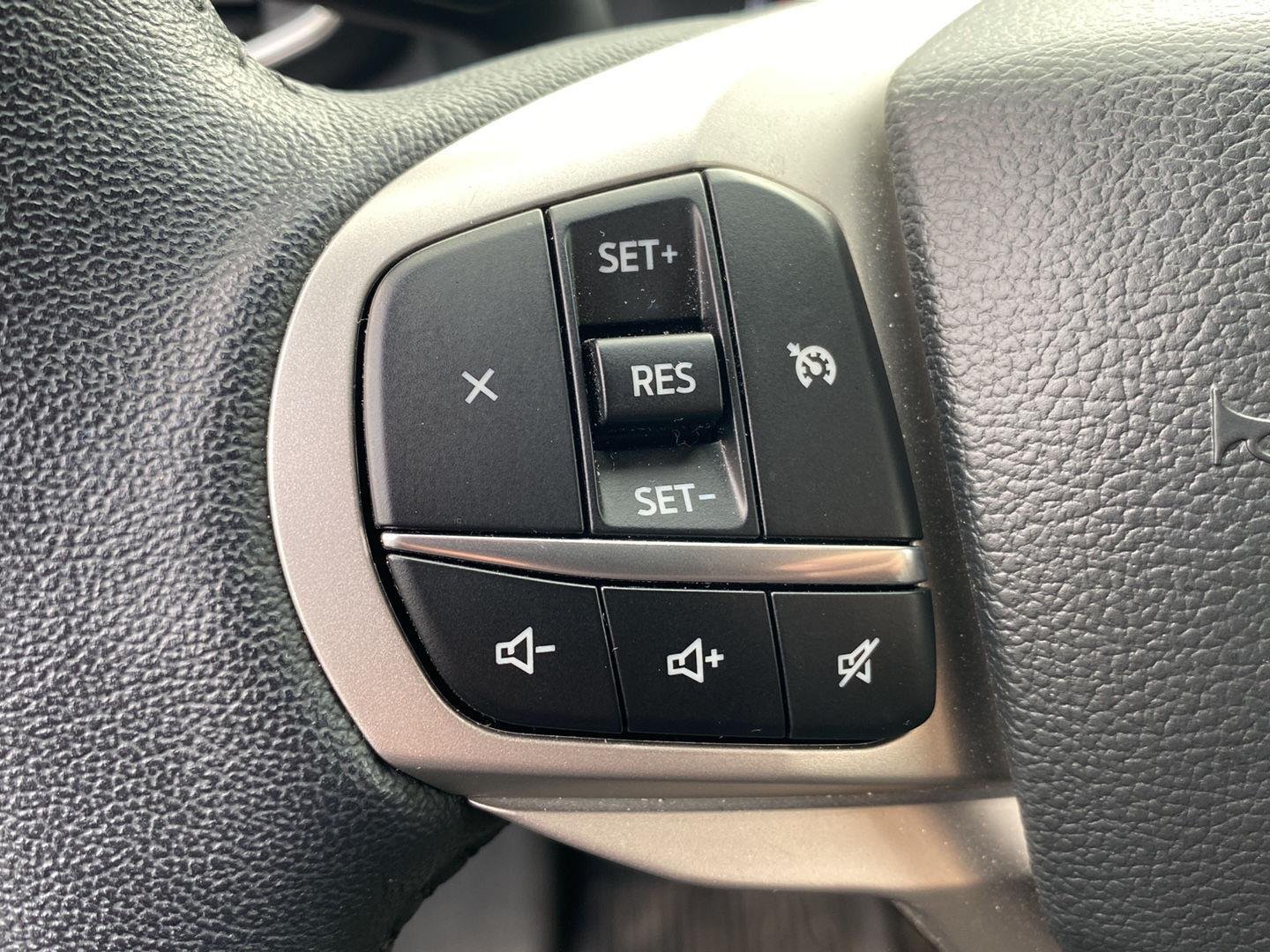 Used 2023 Iconic Silver Ford XLT image 18