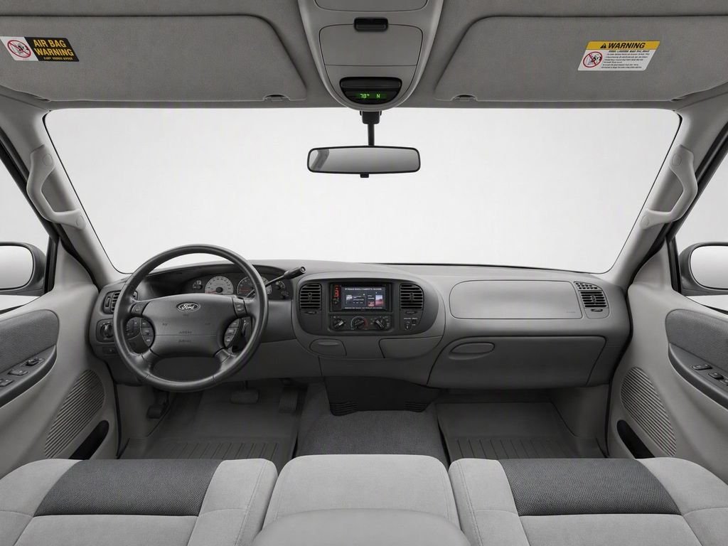 Used 2001  Ford SVT Lightning image 28