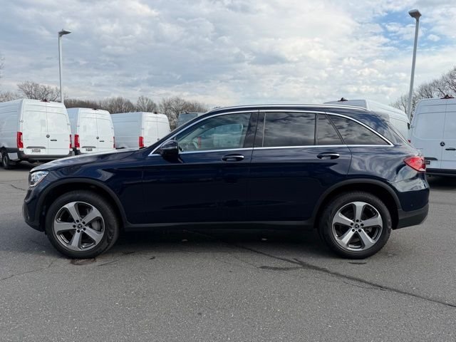 Certified Used 2022 Blue Mercedes-Benz GLC 300 image 4