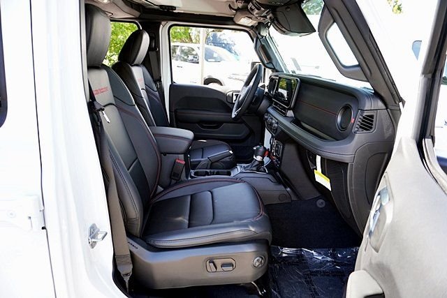 New 2026 Bright White Clear-Coat Exterior Paint Jeep Rubicon image 15