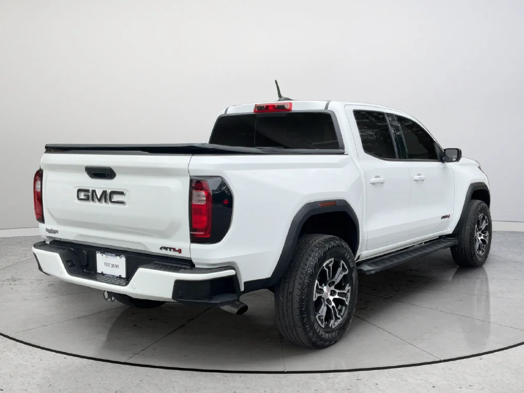 2024 GMC Canyon AT4 - Photo 6
