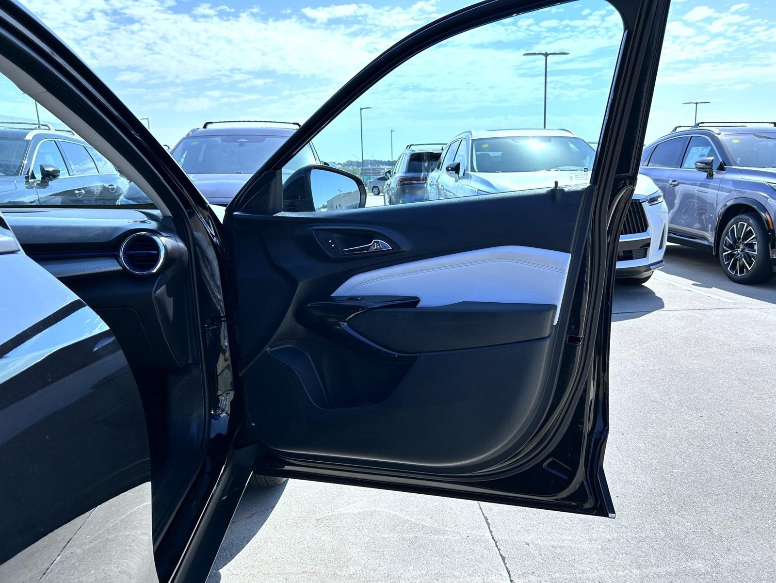 Used 2025 Black Metallic Chevrolet LT image 16
