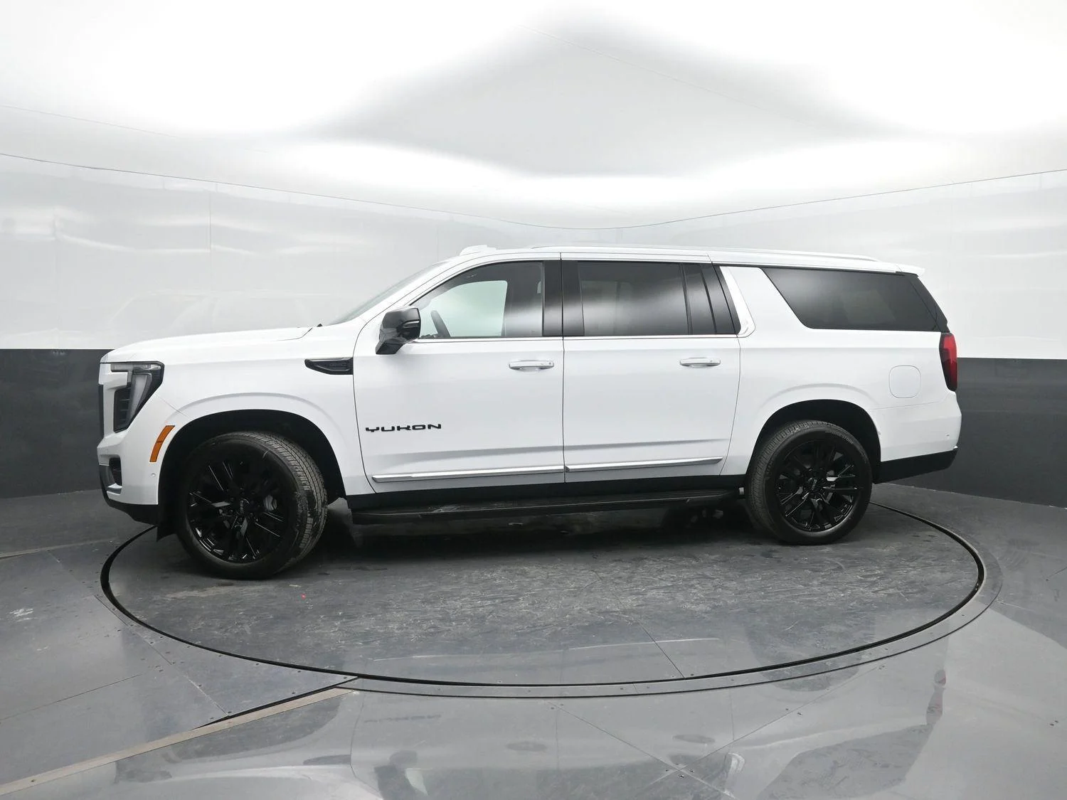 2026 GMC Yukon 4WD Elevation's photo