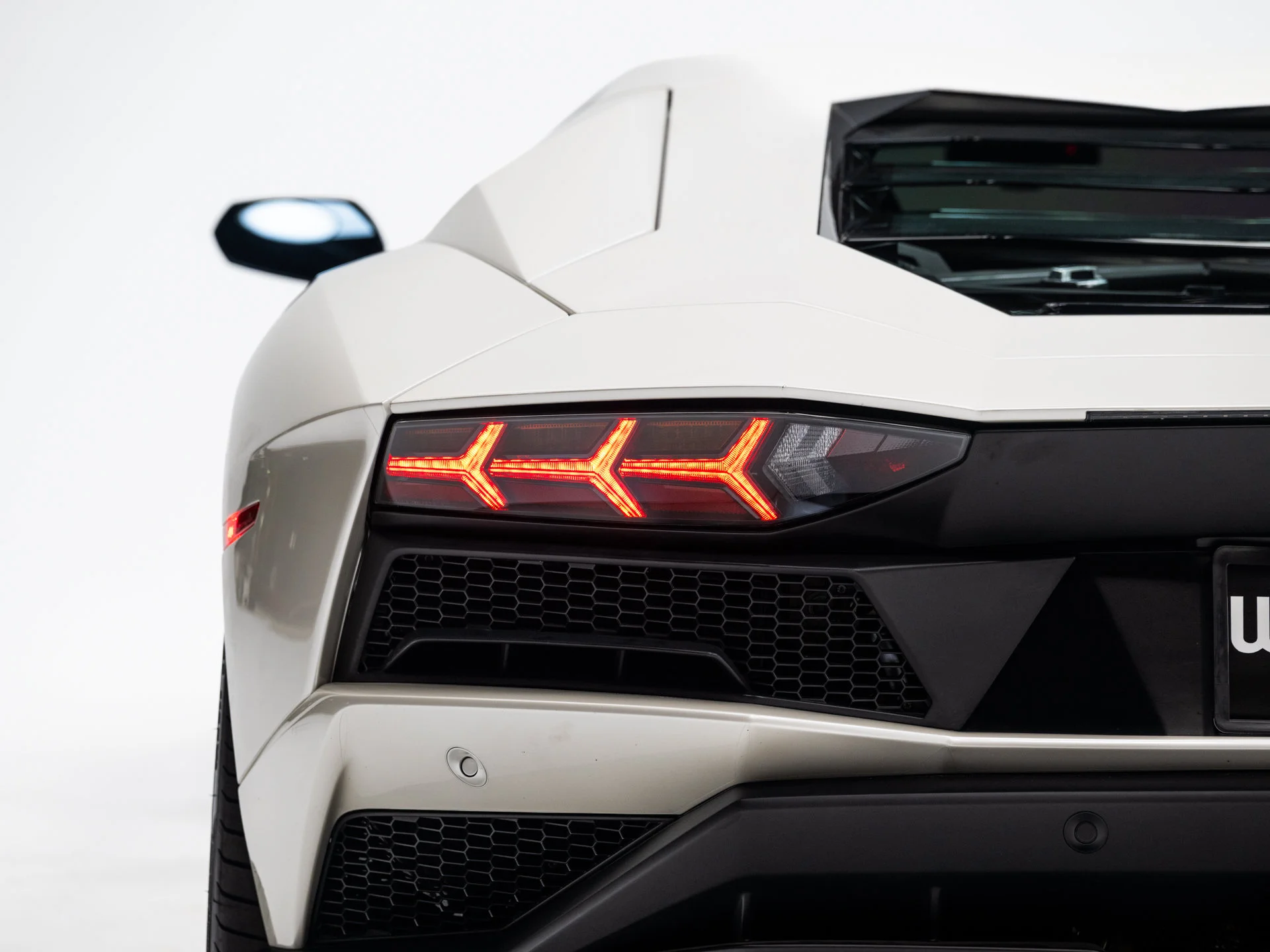 Used 2018 Bianco Isis Lamborghini  image 21