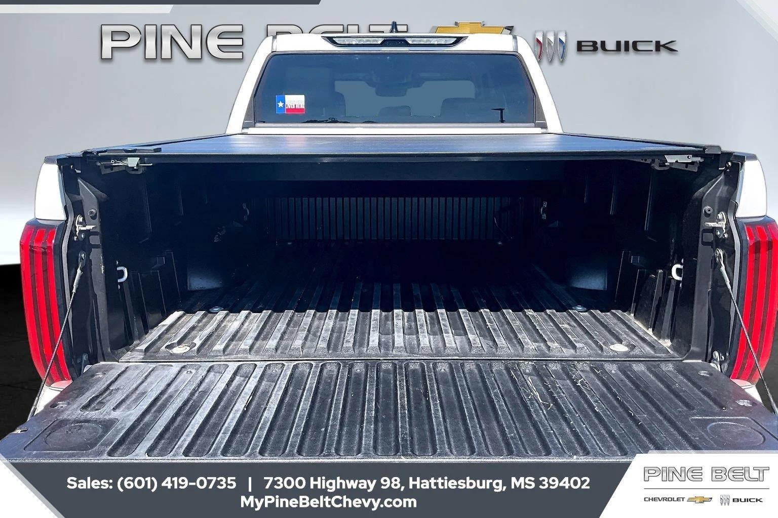 Used 2023 Ice Cap Toyota SR5 image 5
