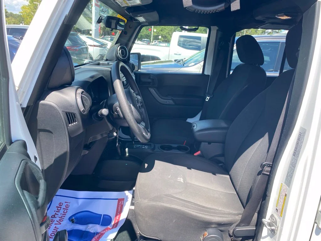 Used 2017 White Jeep Unlimited Sport image 4
