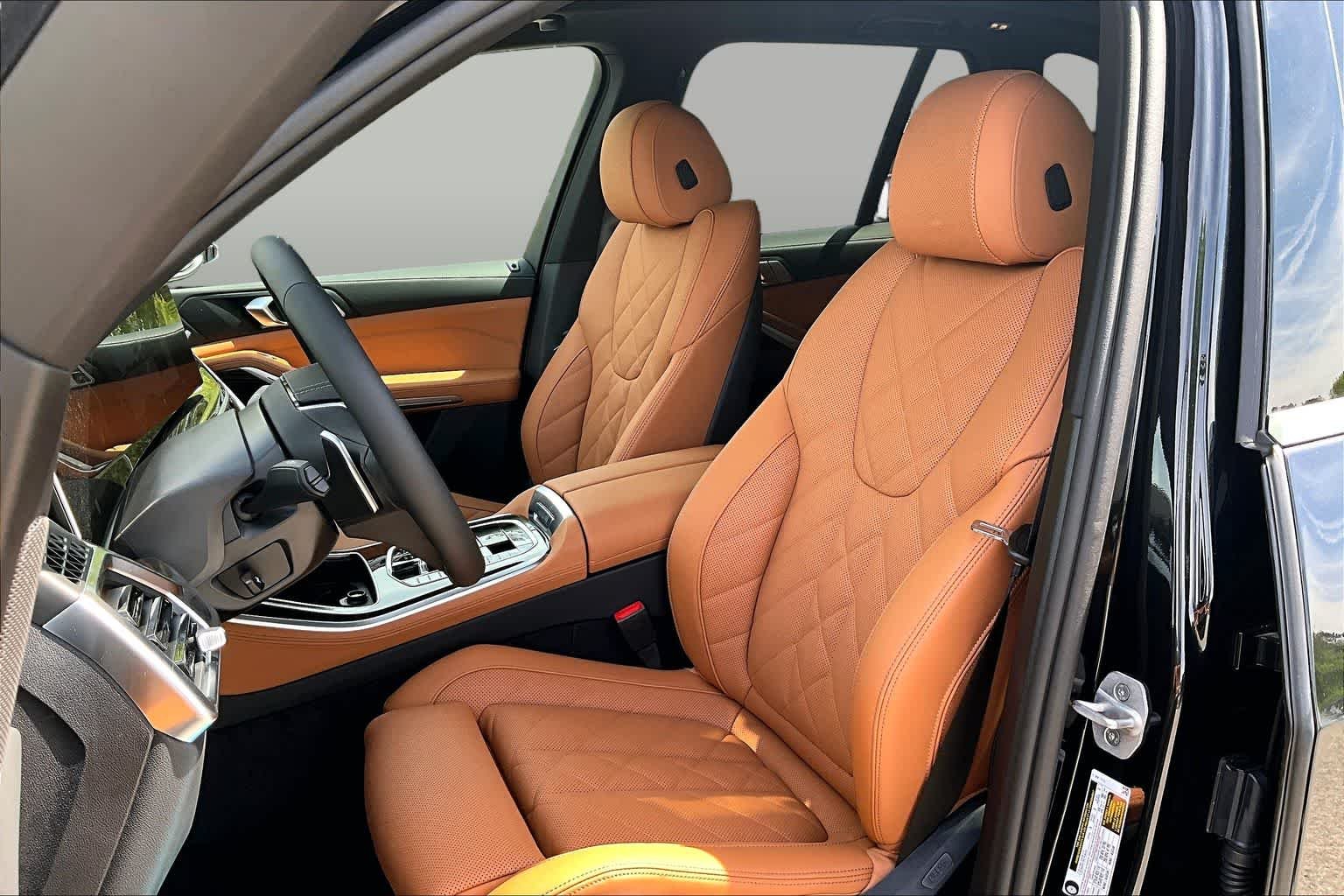 New 2026 Black Sapphire Metallic BMW sDrive40i image 7