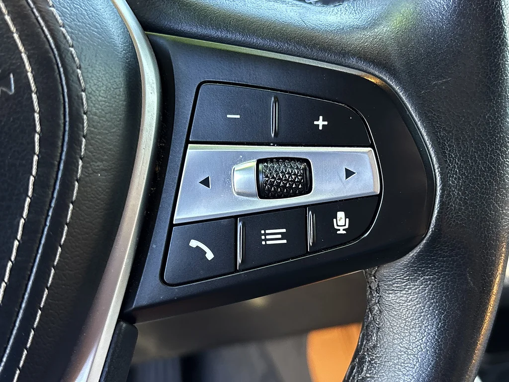 Used 2023 Black Sapphire Metallic BMW xDrive40i image 19