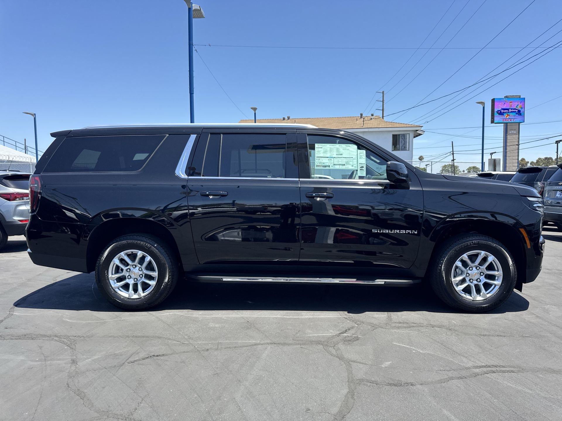 2026 Chevrolet Suburban LT - Photo 13