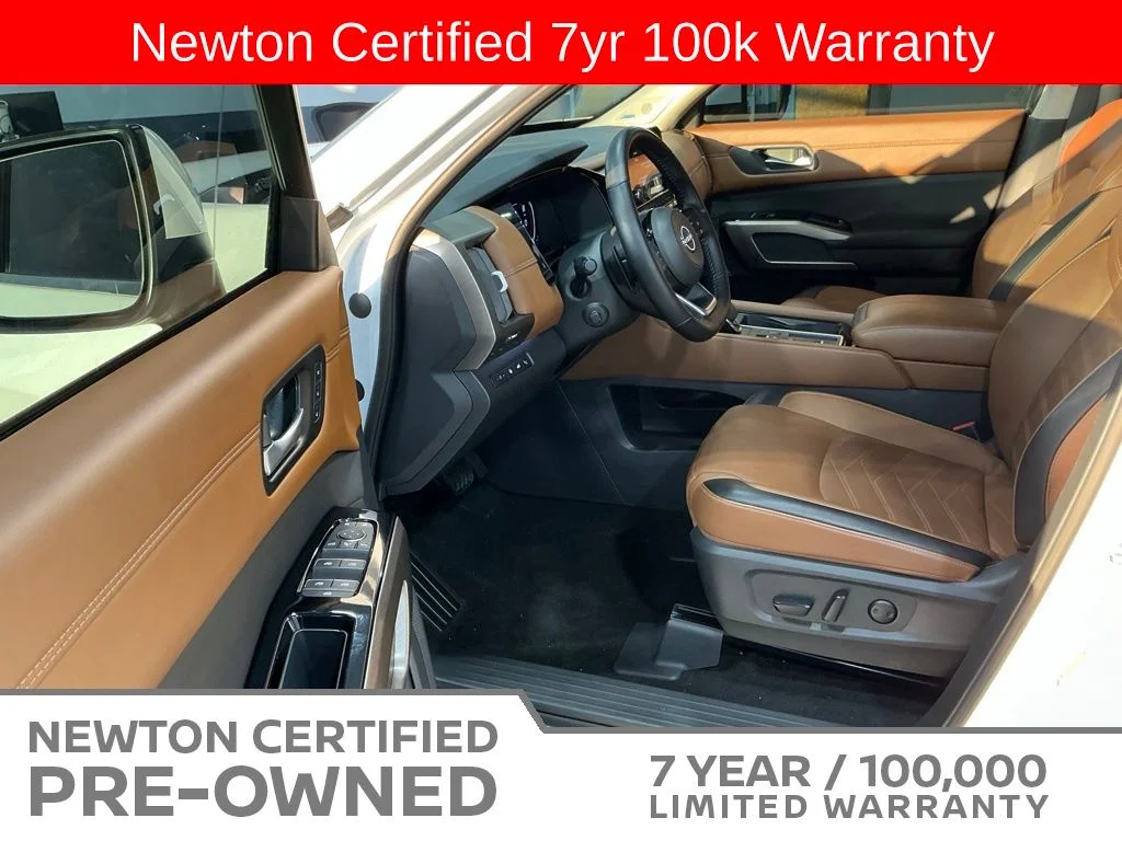 Certified Used 2025 Everest White Pearl Tricoat Nissan Platinum image 14