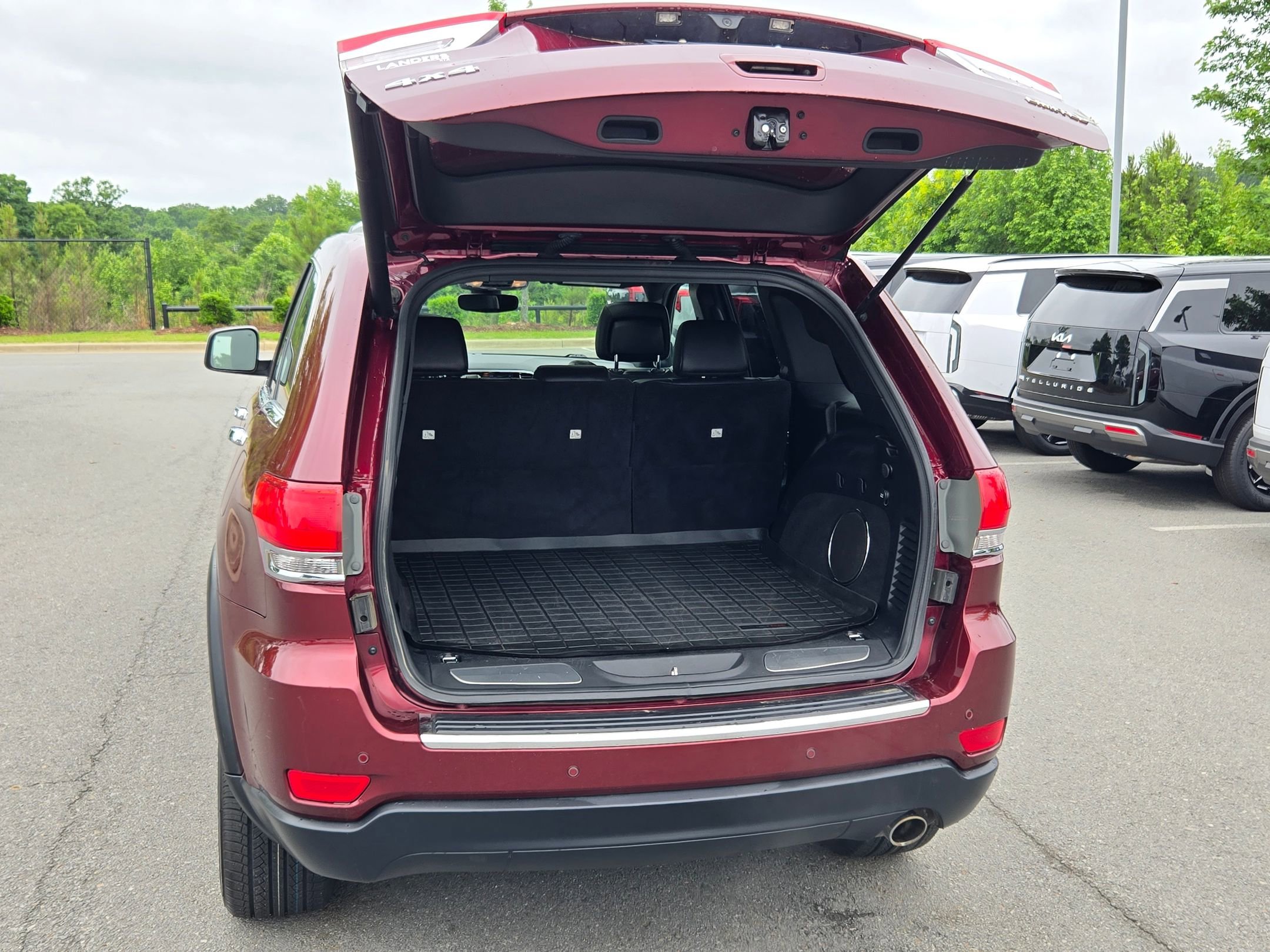Used 2019 Velvet Red Pearlcoat Jeep Limited image 18