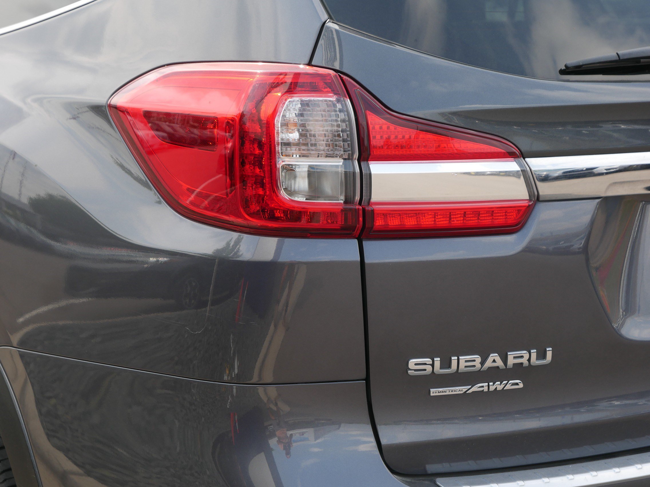 Used 2022 Magnetite Gray Metallic Subaru Limited image 17