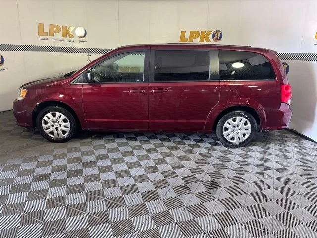 Used 2018 Red Dodge SE image 3