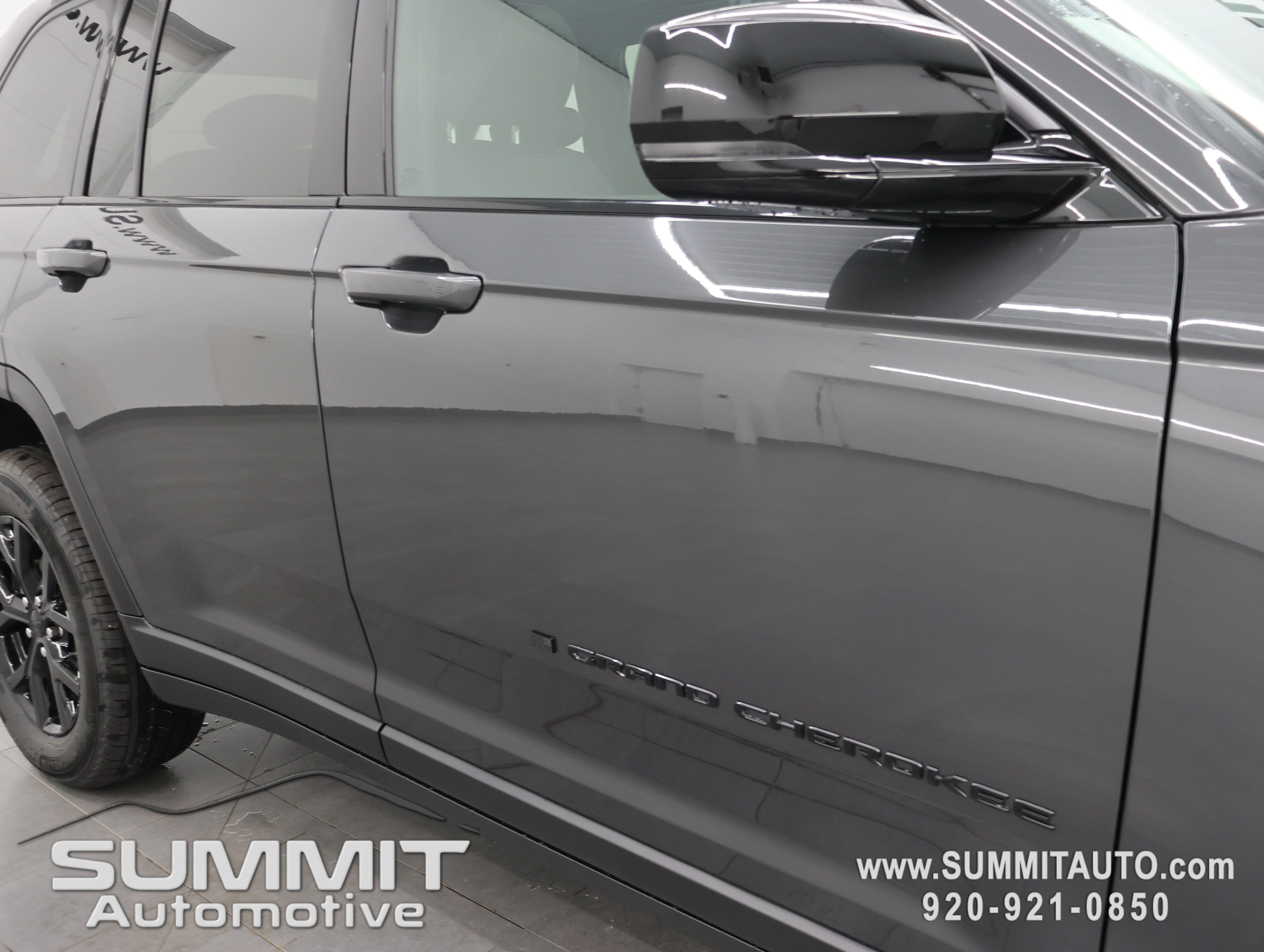 New 2026 Baltic Gray Metallic Clearcoat Jeep Altitude image 26
