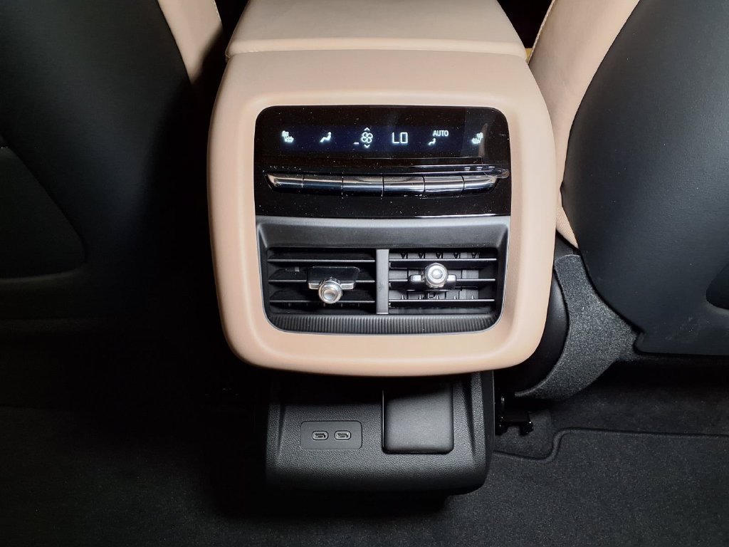 2026 Cadillac LYRIQ Signature Sport - Photo 13