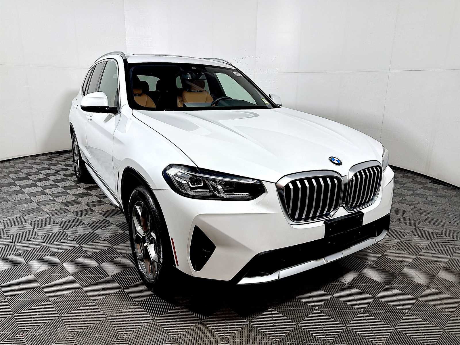 Certified Used 2024 Mineral White Metallic BMW xDrive30i image 2