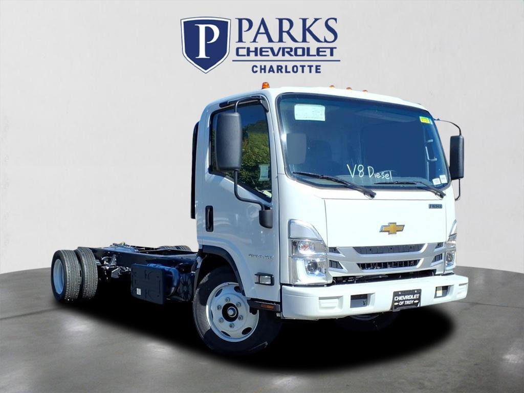 New 2024 Arc White Chevrolet  image 1