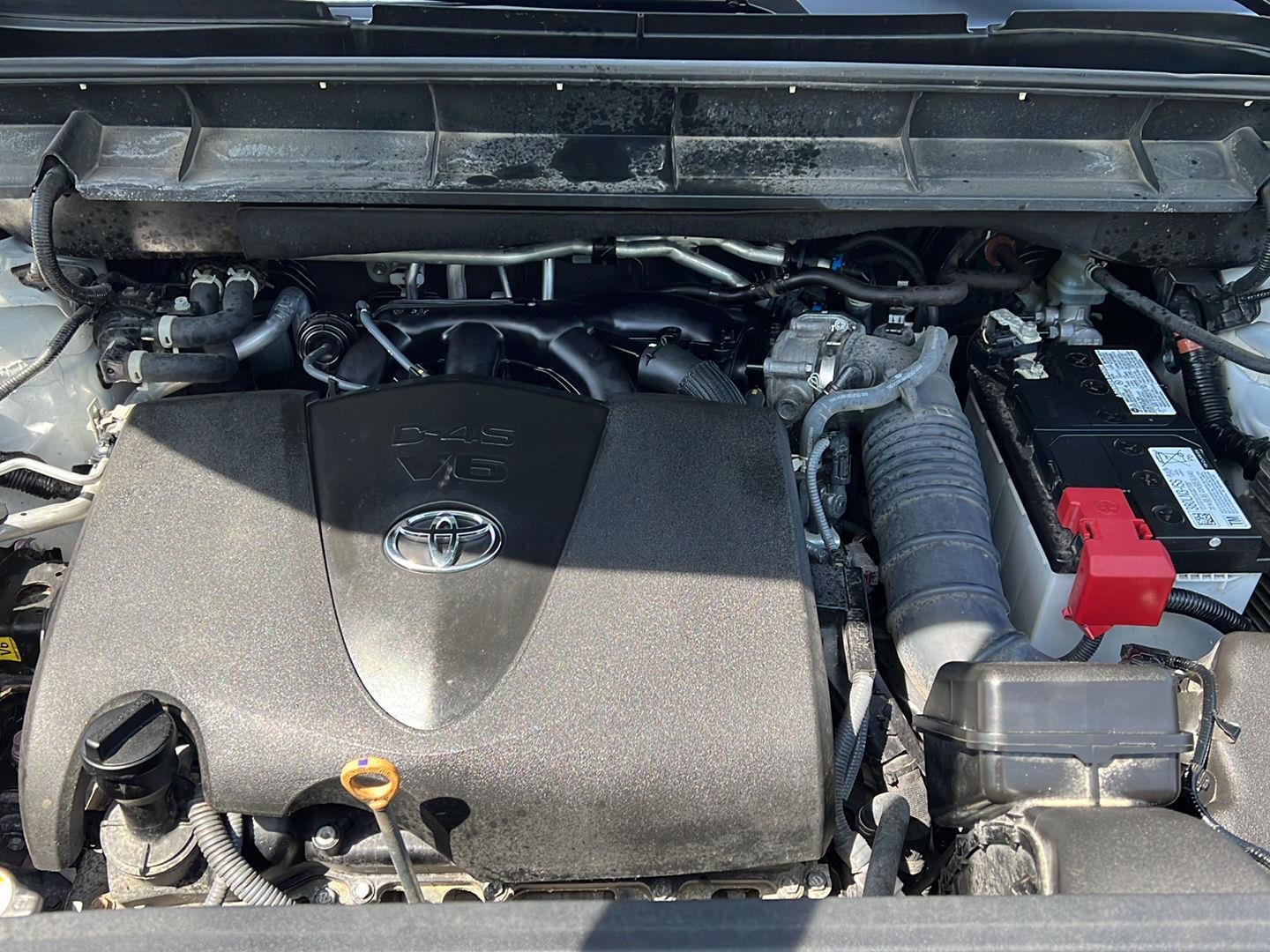 Used 2022 Wind Chill Pearl Toyota XLE image 25