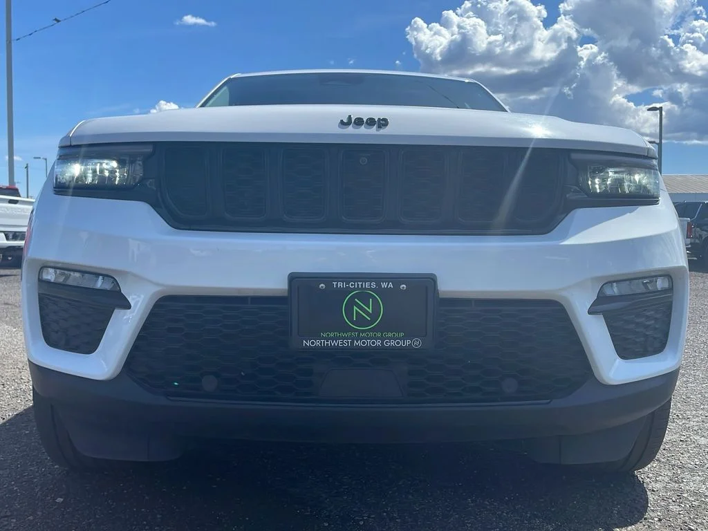 Used 2023 Bright White Jeep Limited image 29