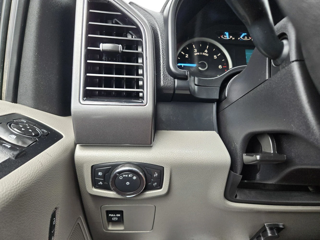 Used 2018  Ford XLT image 22