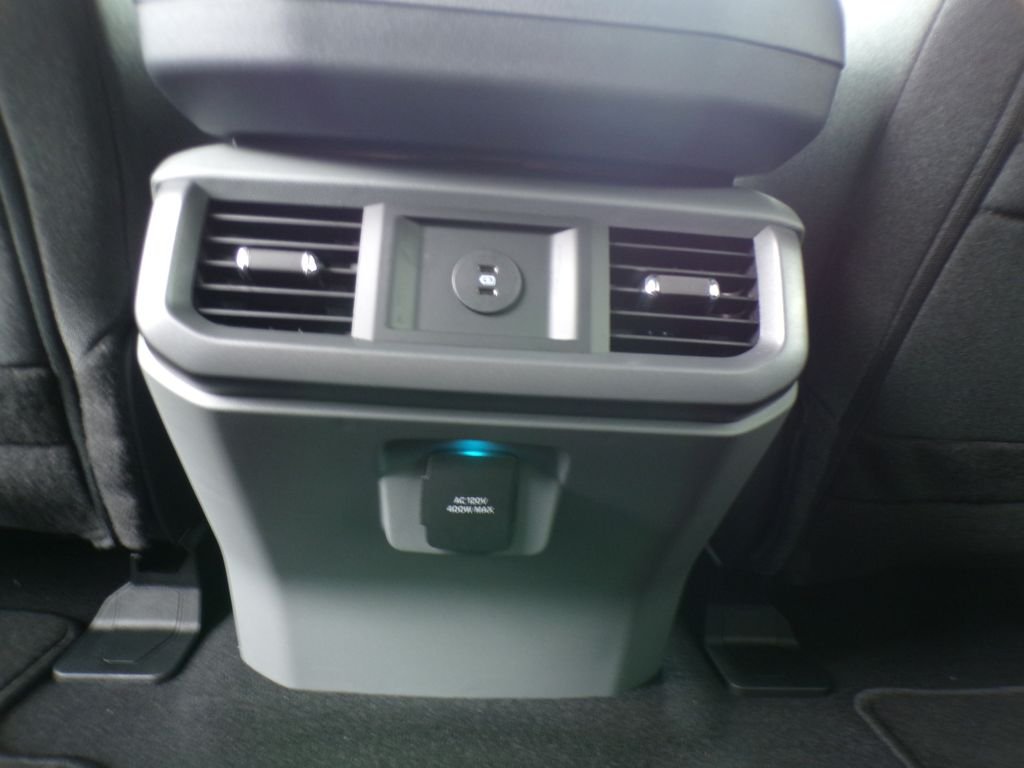 New 2026 Oxford White Ford XLT image 29
