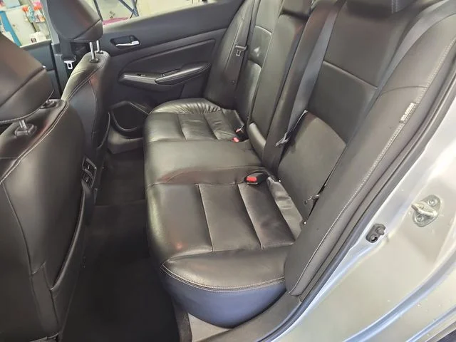 Used 2019 Silver Nissan 2.5 SL image 14