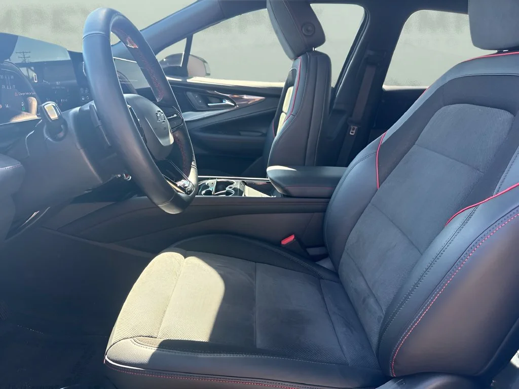 Used 2024 Summit White Chevrolet RS image 9