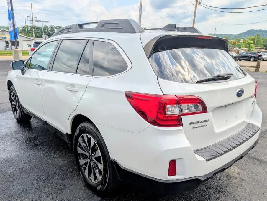 Used 2016 Crystal White Pearl Subaru 2.5i Limited image 4