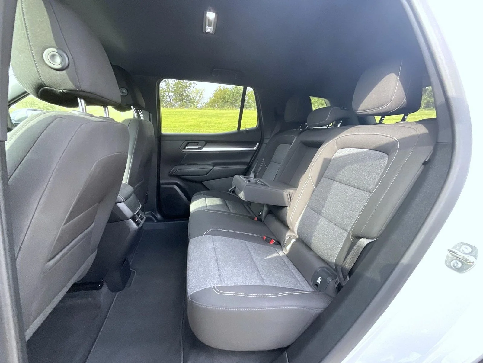 Used 2026 White GMC Elevation image 19