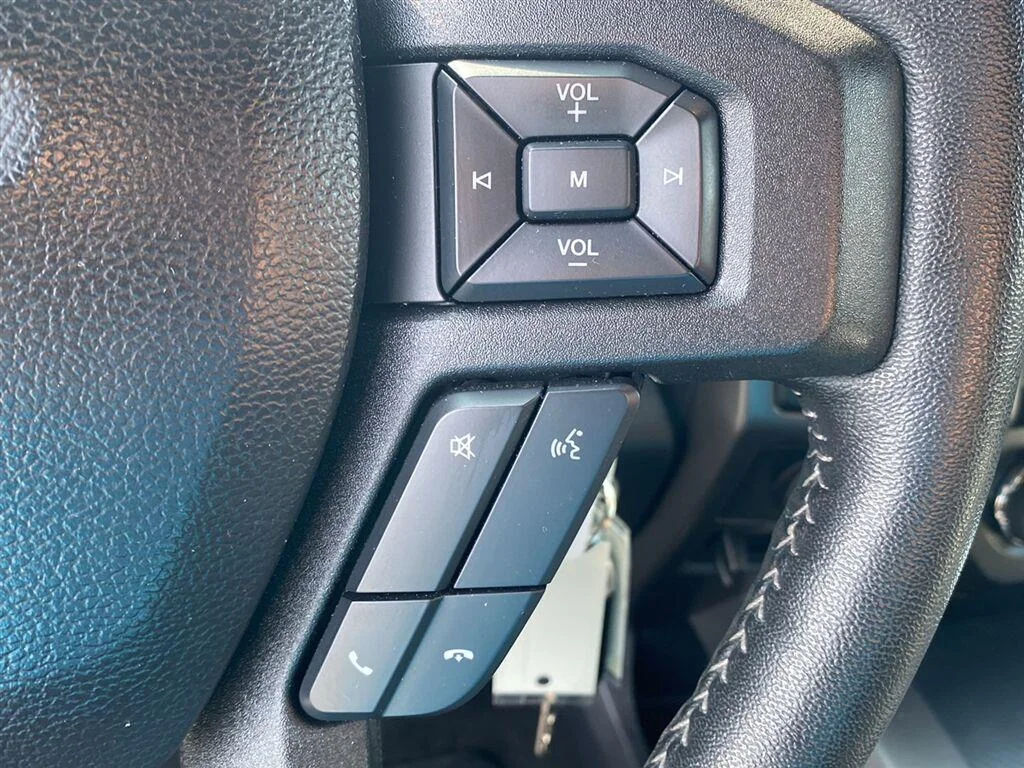 Used 2019 Oxford White Ford XLT image 17
